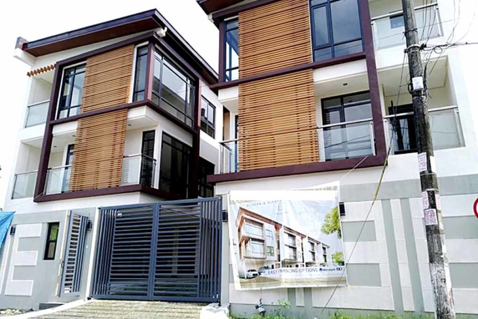 Townhouse for sale in Don Antonio Heights Quezon City
