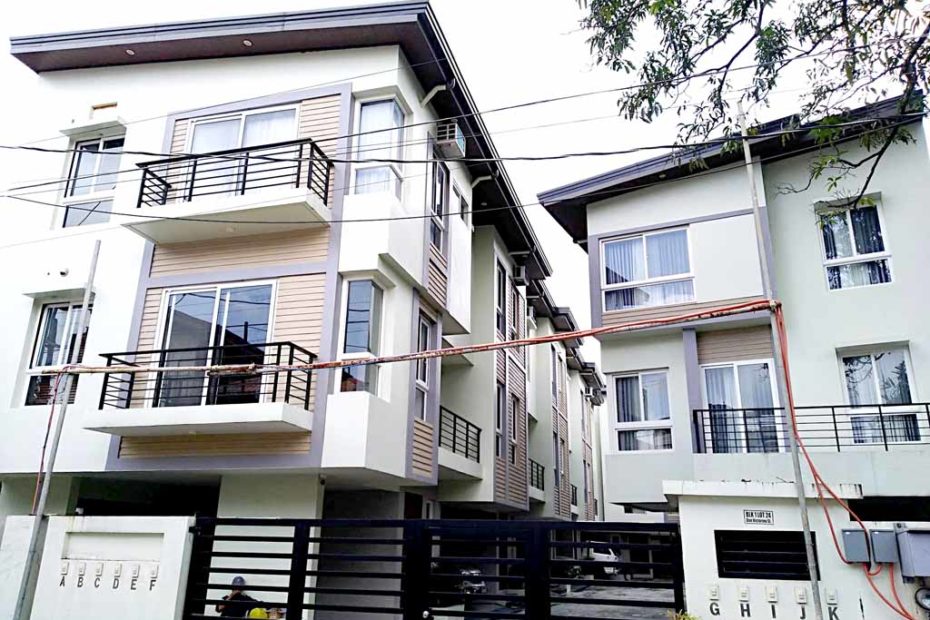 Modern Elegant Townhouse for sale in Don Antonio Heights