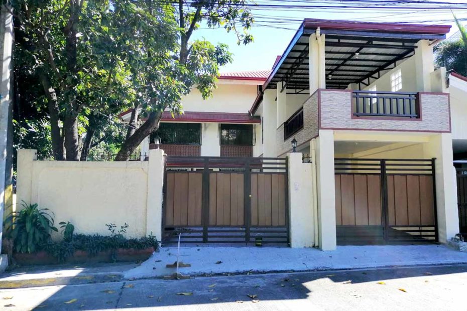 House And Lot For Sale In Commonwealth Quezon City