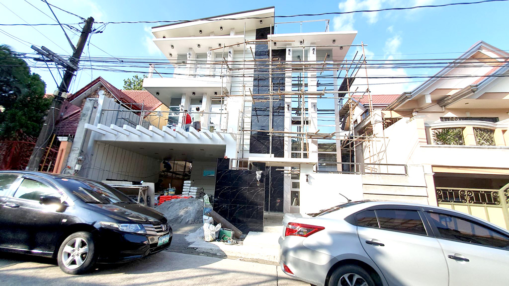 With Swimming Pool House and Lot for Sale in Filinvest 2 Batasan near