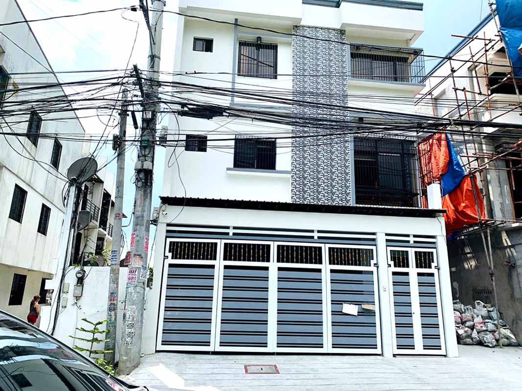 Townhouse for sale in Tandang Sora Quezon CityNear Mindanao Avenue House and Lot For Sale In