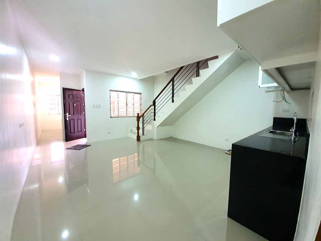 3 Storey Townhouse for sale in Tandang Sora Quezon CityNear Mindanao Avenue House and Lot For